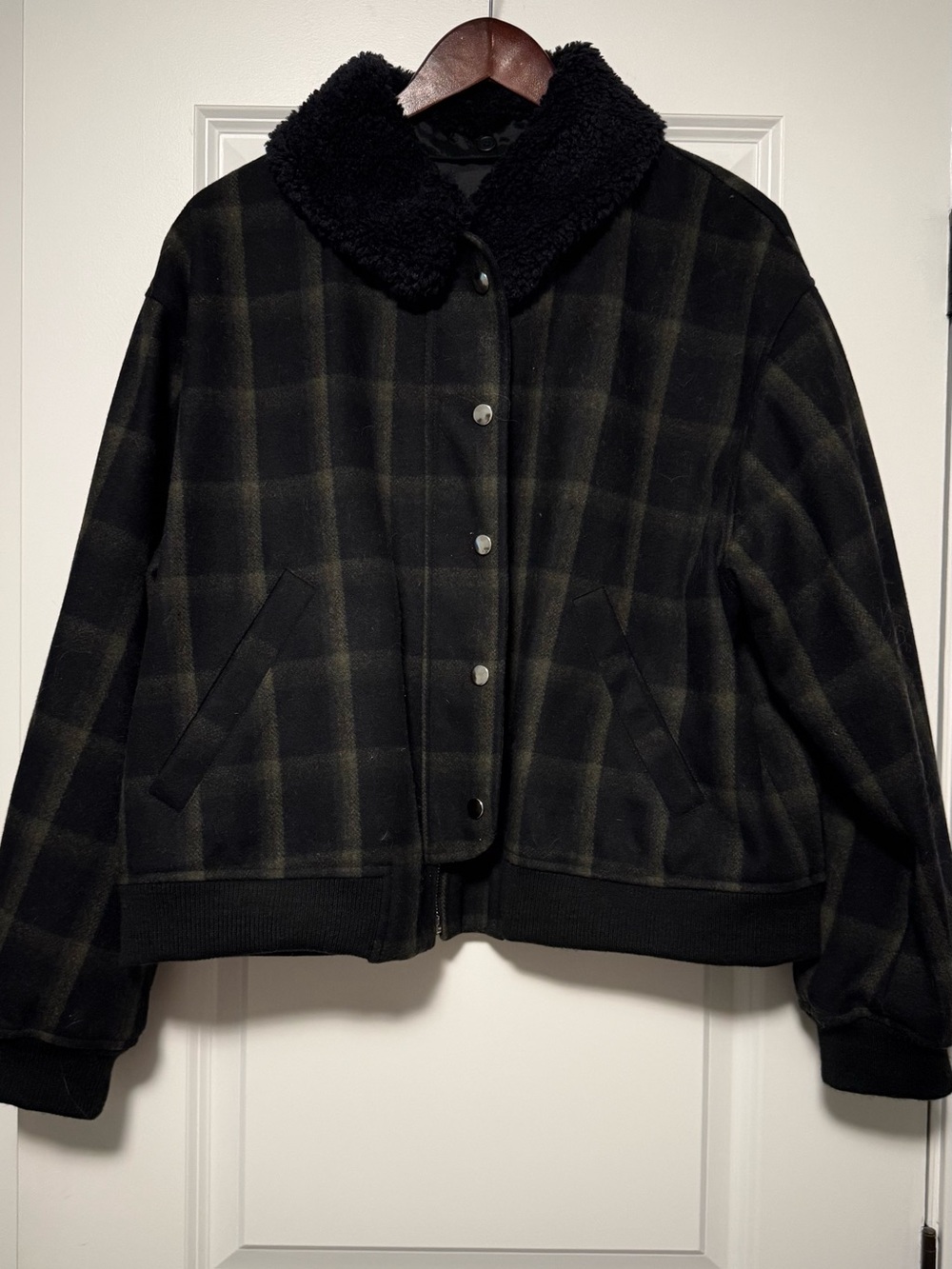 No 6 Store Landmark Plaid Bomber Jacket with Sherpa Collar - Black/Green M - Picture 5 of 10